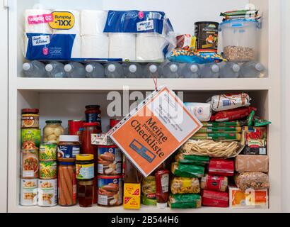 conseils pratiques et astuces pour organiser efficacement votre stock alimentaire à la maison, optimiser l'espace et réduire le gaspillage.